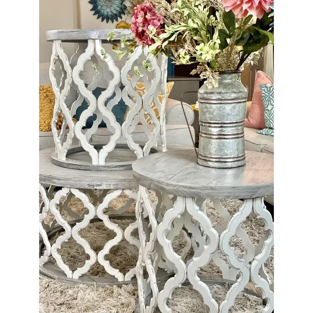 The Shabby Parlor