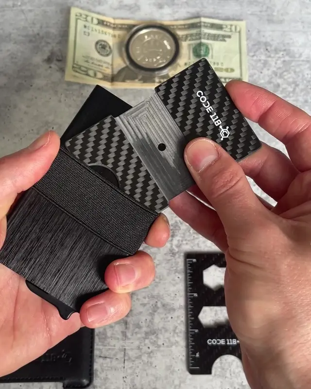 Anzeige für CODE 118 WALLET