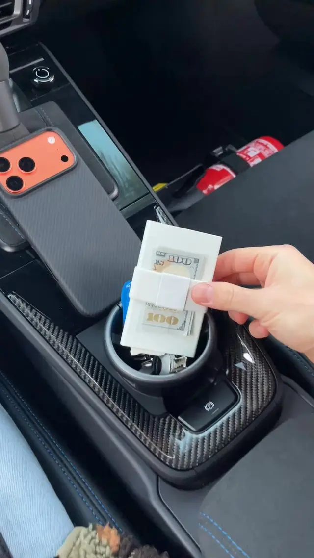 Anzeige für CODE 118 WALLET